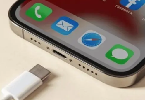 漳平苹果15维修分享iPhone15改USB-C接口后能和安卓用户互借充电器吗 